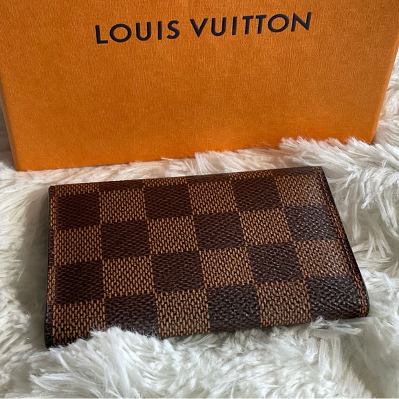 ***SOLD***Louis Vuitton Key Holder in Damier Ebene - Picture 4 of 10